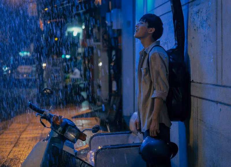 Tự dưng nhớ Sài Gòn những mùa mưa cũ. (Minh họa: Phim Sài Gòn Trong Cơn Mưa)