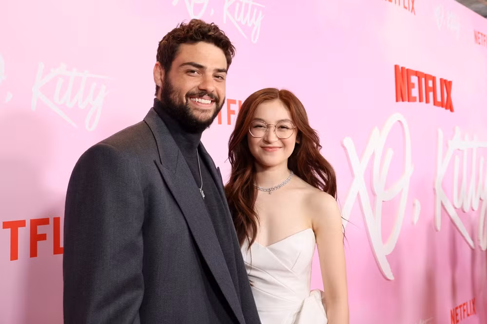 Noah ủng hộ "em gái Kitty" khi phần phim ngoại truyện XO, Kitty ra mắt năm 2023. Kitty là em gái của Lara Jean - nhân vật nữ chính Những Chàng Trai Năm Ấy.