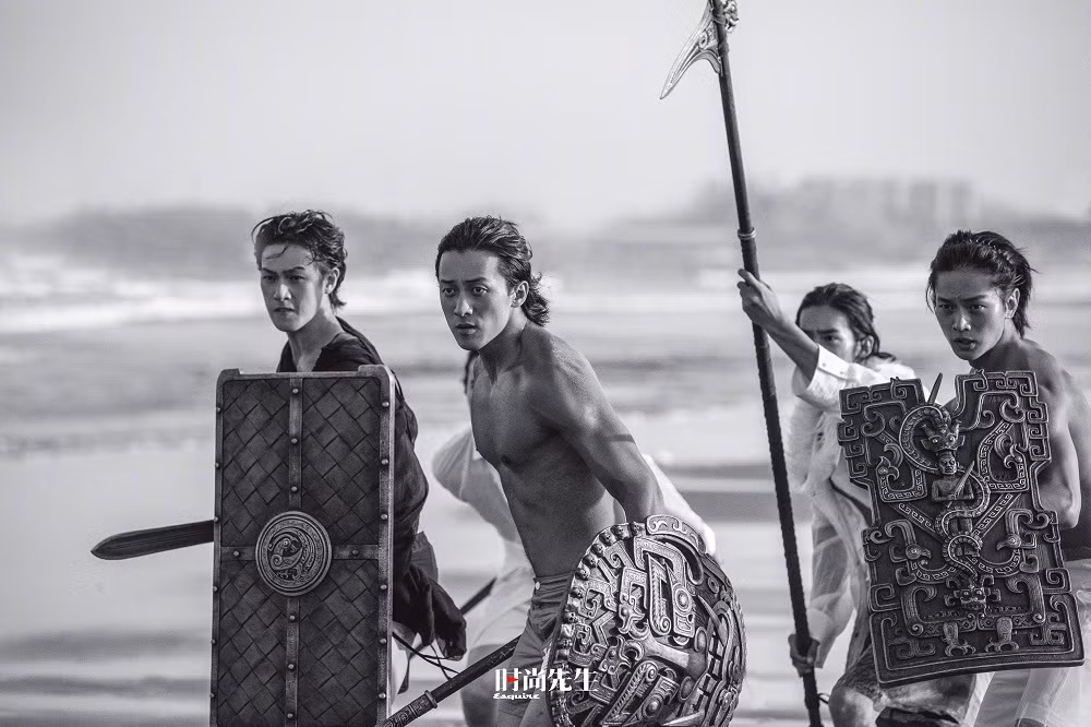 "Chiến thần" Hoàng Hi Ngạn ngoài cùng, bên phải.