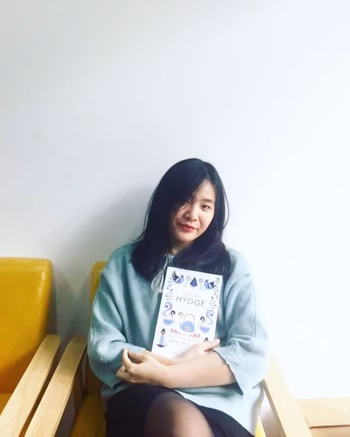Mèo Đi Vớ, cô em gái nhỏ nhưng lại luôn phải chăm sóc bà chị Fuyu.