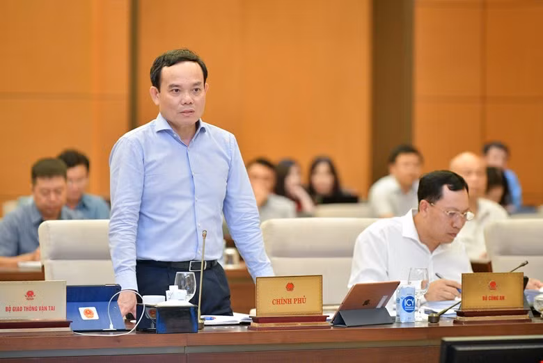 Phó Thủ tướng Trần Lưu Quang tại phiên họp Phó Thủ tướng Trần Lưu Quang tại phiên họp