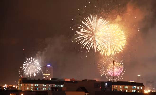 Pháo hoa rực trời Đà Nẵng