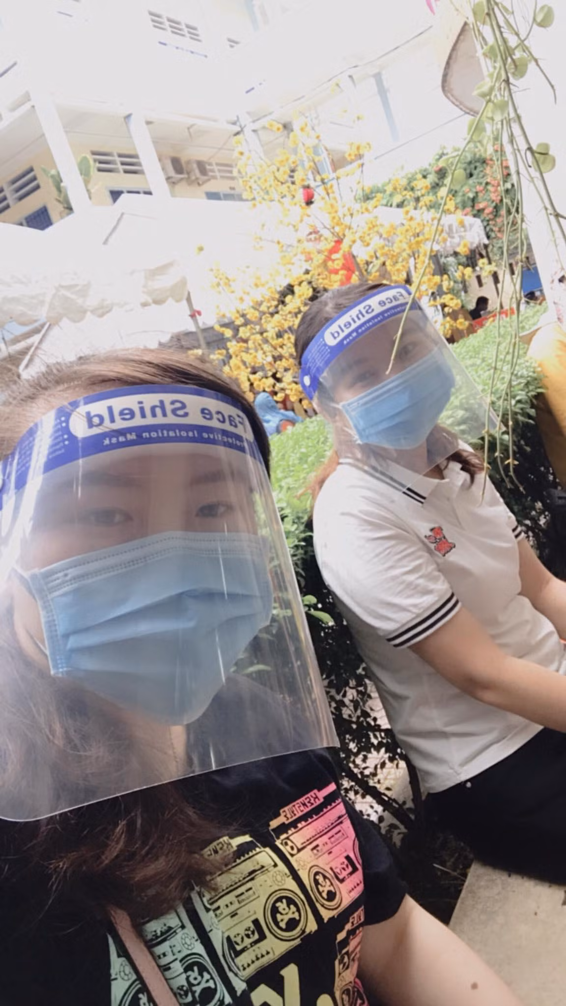 Sau khi tiêm vắc-xin 2 ngày, Lan Tuyên đã hồi phục và không bị sốt. Sau khi tiêm vắc-xin 2 ngày, Lan Tuyên đã hồi phục và không bị sốt.