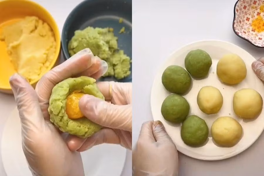 Bạn có thể hòa tan bột trà xanh với ít nước, cho vào phần đậu xanh đã sên để có màu xanh đẹp mắt. Bạn có thể hòa tan bột trà xanh với ít nước, cho vào phần đậu xanh đã sên để có màu xanh đẹp mắt.