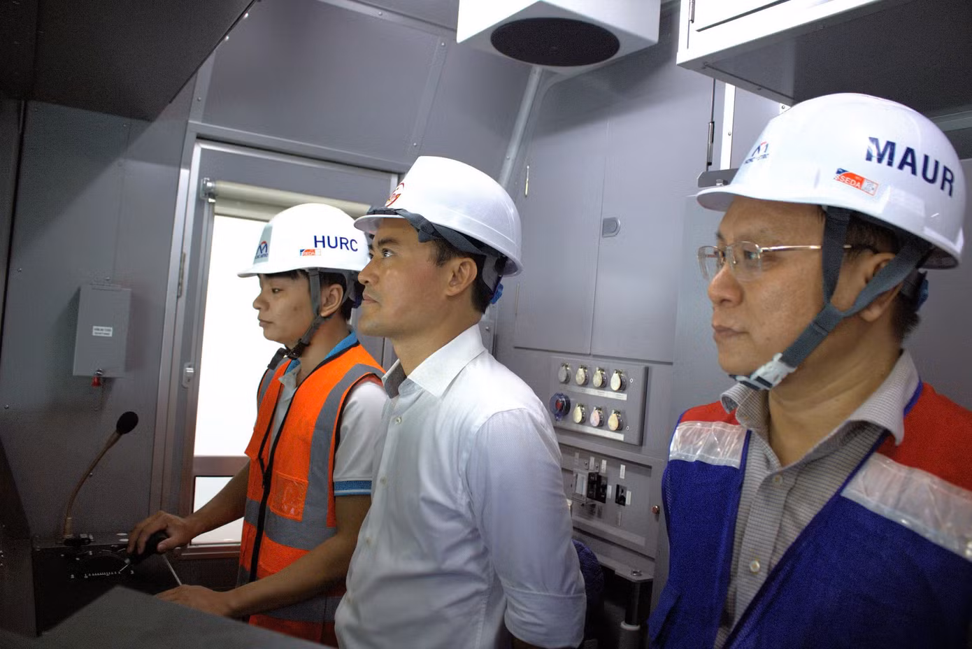 Phó Chủ tịch UBND TPHCM Bùi Xuân Cường kiểm tra dự án metro số 1 TPHCM. Ảnh: MAUR Phó Chủ tịch UBND TPHCM Bùi Xuân Cường kiểm tra dự án metro số 1 TPHCM. Ảnh: MAUR