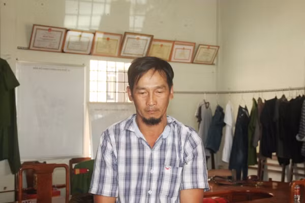 Bị bắt khi đang giở trò 'hai ngón' với phật tử tại chùa Bà Thiên Hậu ảnh 1
