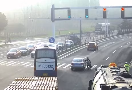 Các chú ý khi lái xe trên đường đèo dốc ảnh 3 Các chú ý khi lái xe trên đường đèo dốc ảnh 3