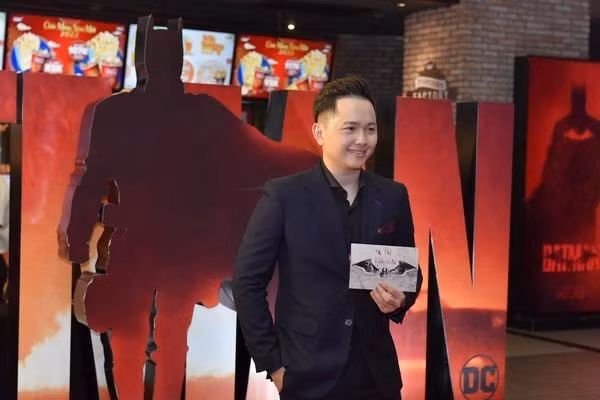 MC Hoàng Quân làm MC buổi ra mắt bom tấn 'The Batman' tối 1/3 tại Hà Nội.
