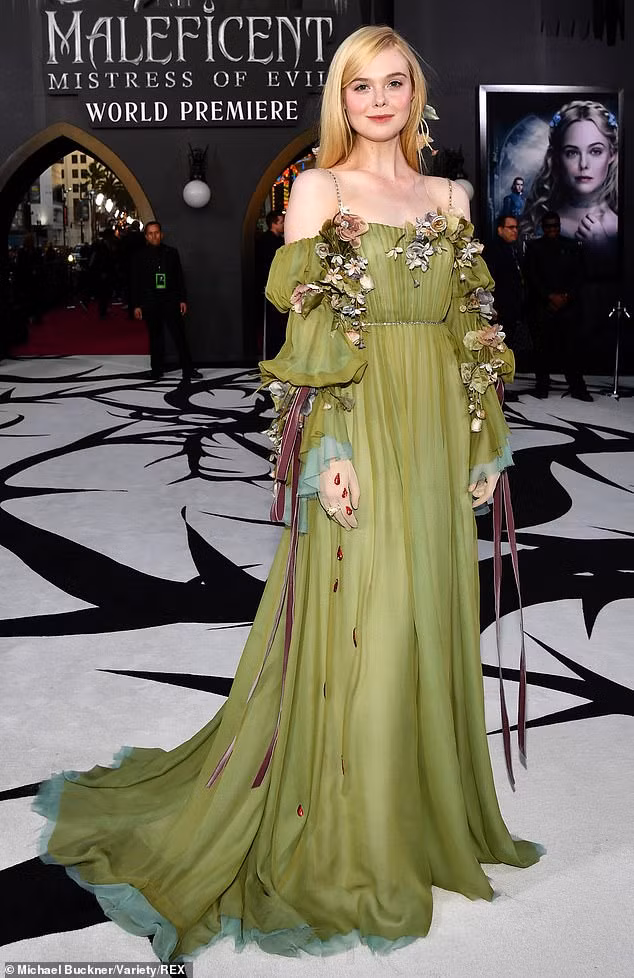Pax Thiên cùng các em đến mừng mẹ Angelina Jolie ra mắt Maleficent 2 ảnh 6