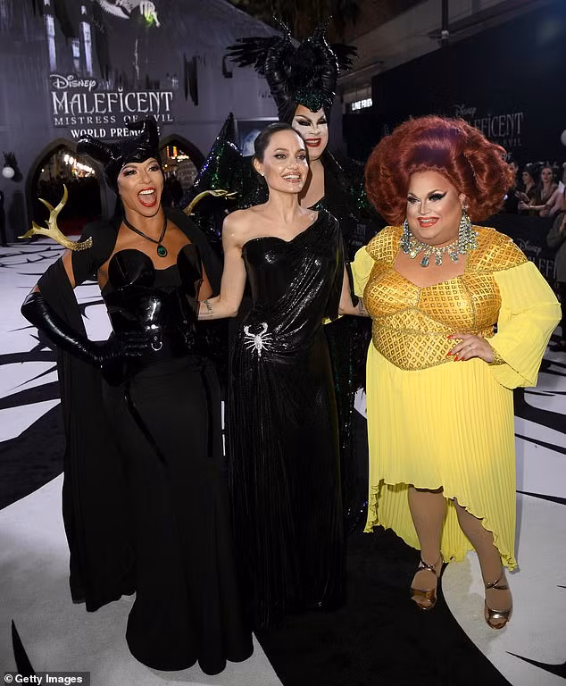 Pax Thiên cùng các em đến mừng mẹ Angelina Jolie ra mắt Maleficent 2 ảnh 5