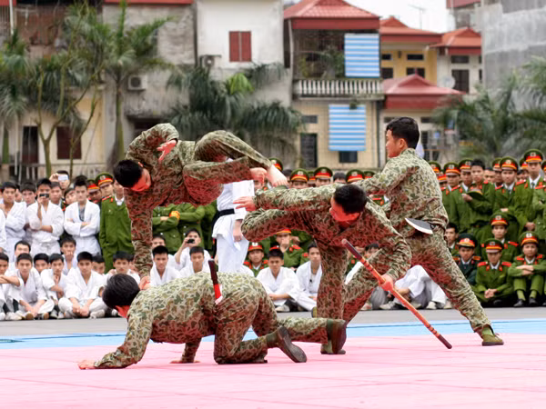 Tinh nhuệ, lấy ít địch nhiều