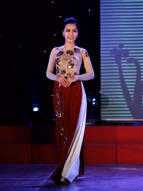 Thể hiện nét nhẹ nhàng với những đường nét truyền thống