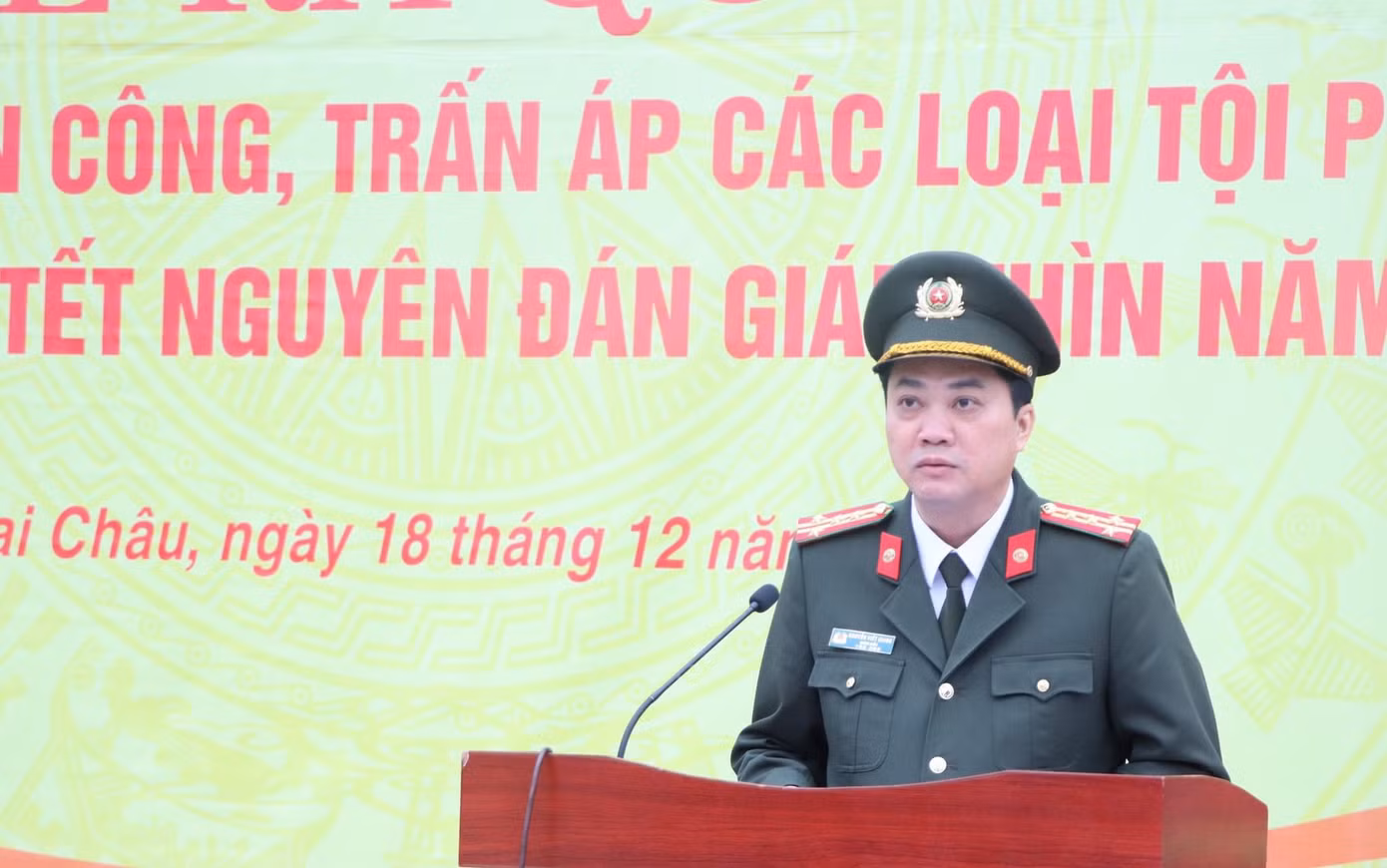 Đại tá Nguyễn Viết Giang - Giám đốc Công an tỉnh Lai Châu phát biểu tại buổi lễ.