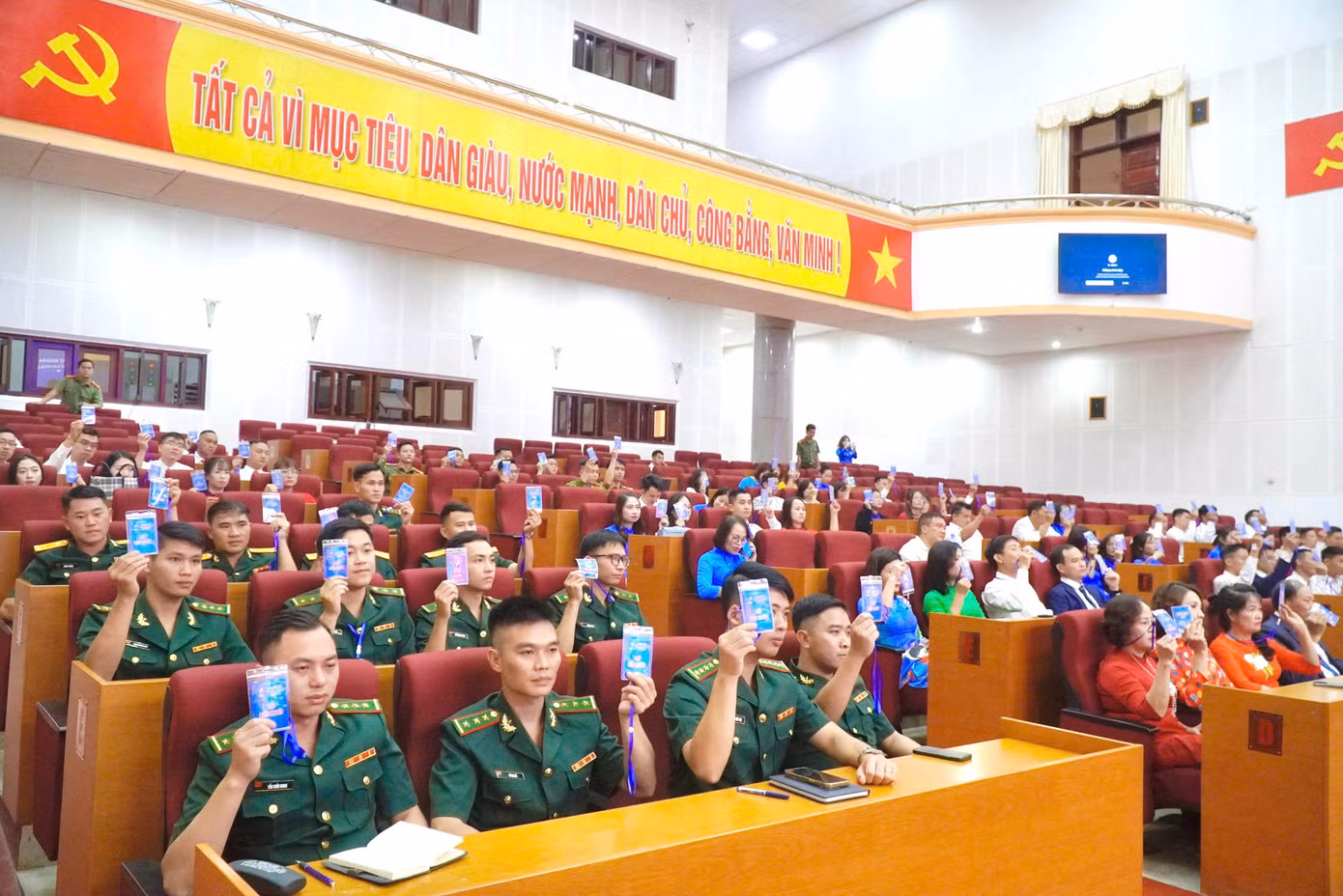 Đại biểu hiệp thương chọn cử chức danh Chủ tịch Hội LHTN Việt Nam tỉnh Lai Châu khóa V, nhiệm kỳ 2024-2029. Đại biểu hiệp thương chọn cử chức danh Chủ tịch Hội LHTN Việt Nam tỉnh Lai Châu khóa V, nhiệm kỳ 2024-2029.