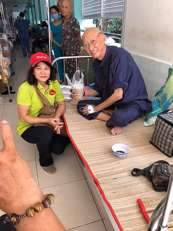 Hành trình kiên cường chiến đấu với bệnh ung thư của nghệ sĩ Lê Bình ảnh 2