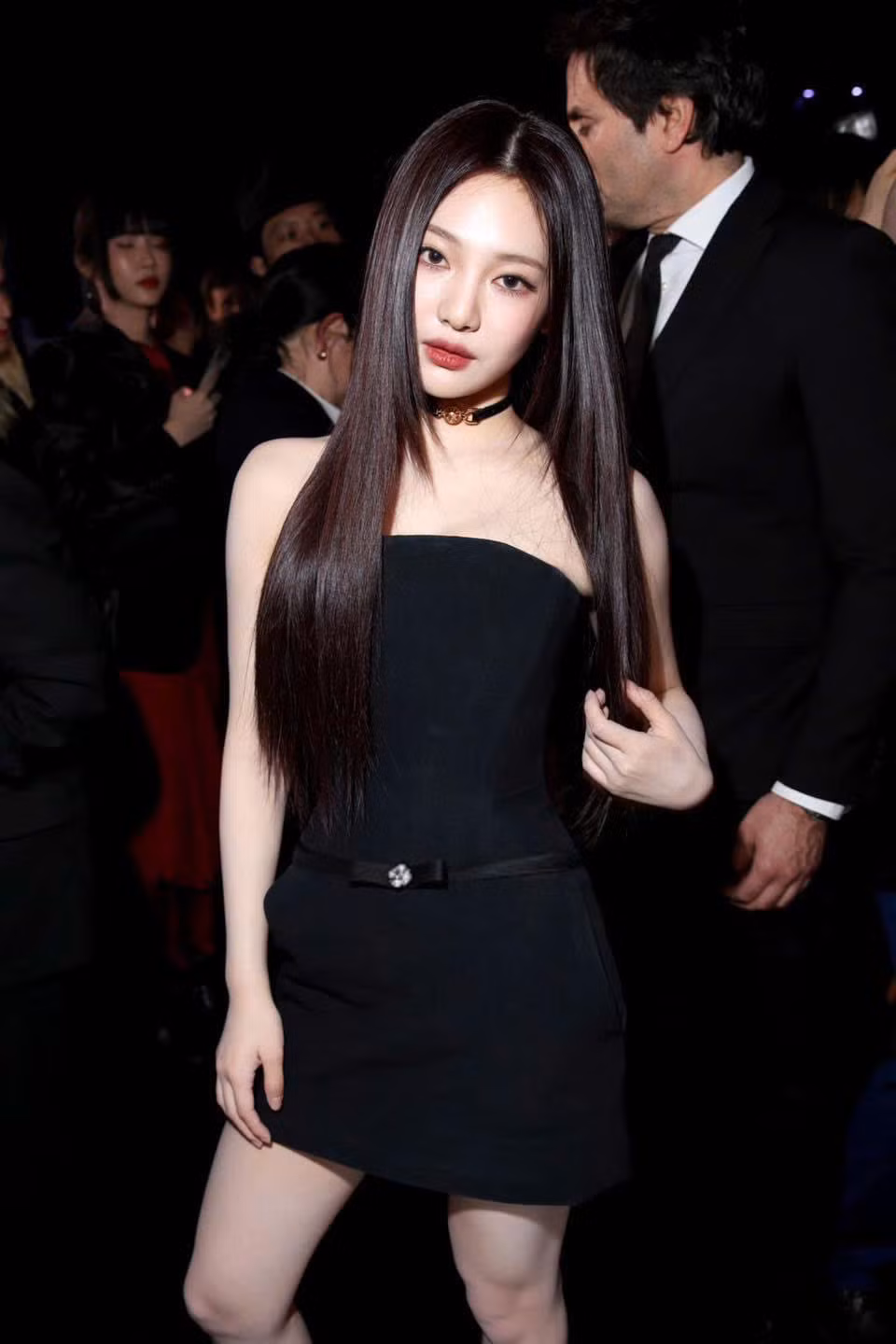 NingNing là nữ idol K-Pop được tuyên bố trở thành đại sứ thương hiệu toàn cầu của Versace.