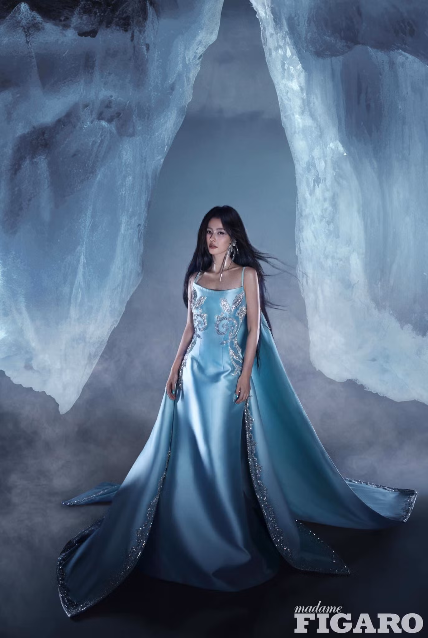 Bạch Lộc như hóa nàng Elsa trong Frozen, gây thương nhớ với vẻ đẹp vừa thanh khiết vừa bí ẩn ở concept băng.