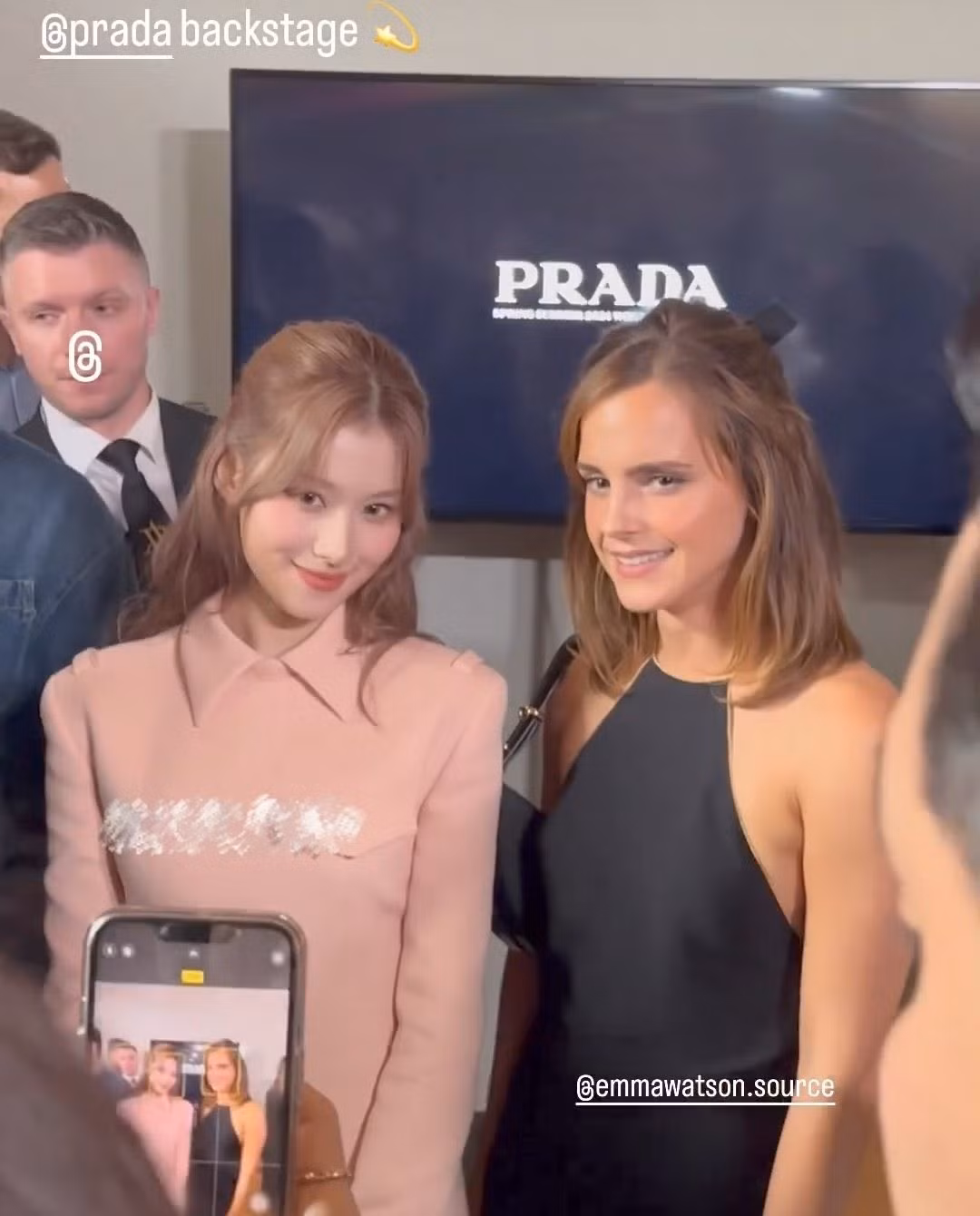 Màn đọ sắc của mỹ nhân nhóm TWICE cùng Emma Watson.