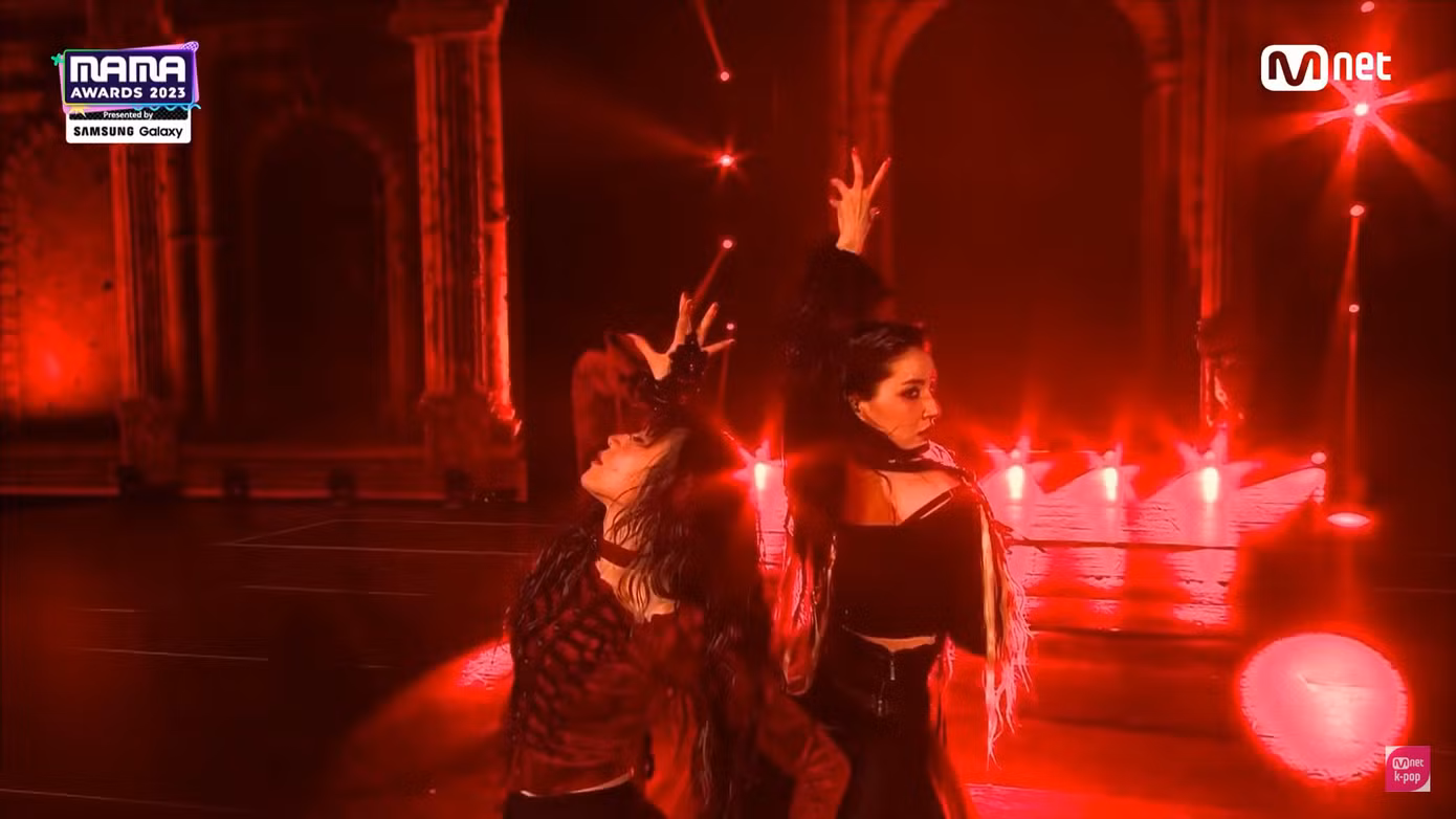 Bộ đôi dancer đình đám Bada và Monika đầy ấn tượng