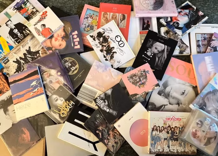 Sưu tập album, kèm với card bo góc của thần tượng trong mỗi đợt ra sản phẩm mới trở thành niềm vui của fan.