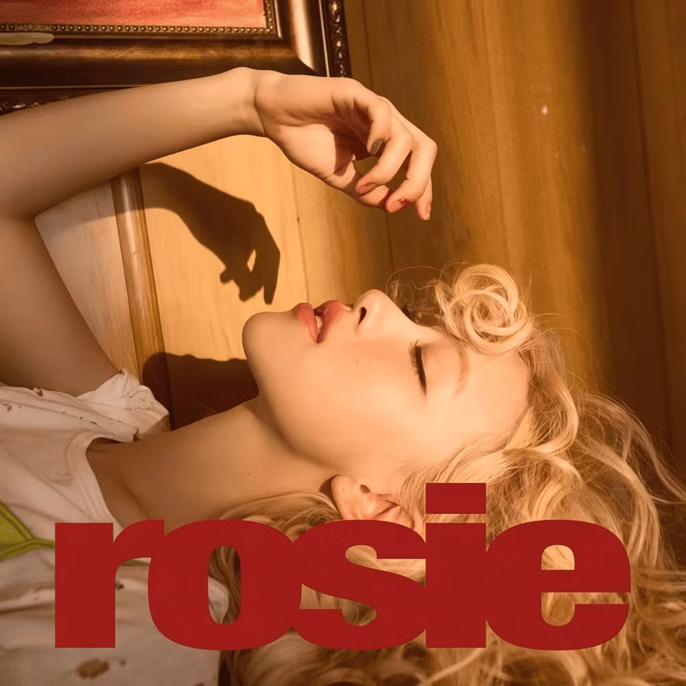 Với sự thành công của album "rosie", Rosé xác lập thêm nhiều kỷ lục mới trong sự nghiệp solo.