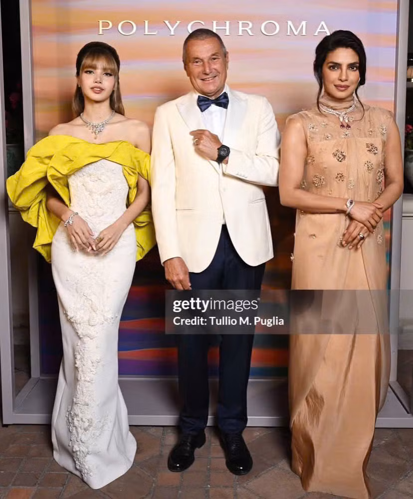 Lisa chụp ảnh cùng nàng hậu Priyanka Chopra và CEO BVLGARI - JC Babin.