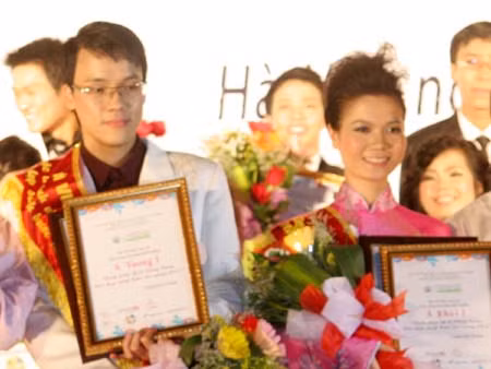 đứng thứ hai là 