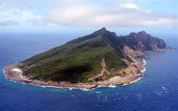 Uotsuri - một hòn đảo thuộc quần đảo Senkaku do Nhật Bản đang kiểm soát. Uotsuri - một hòn đảo thuộc quần đảo Senkaku do Nhật Bản đang kiểm soát