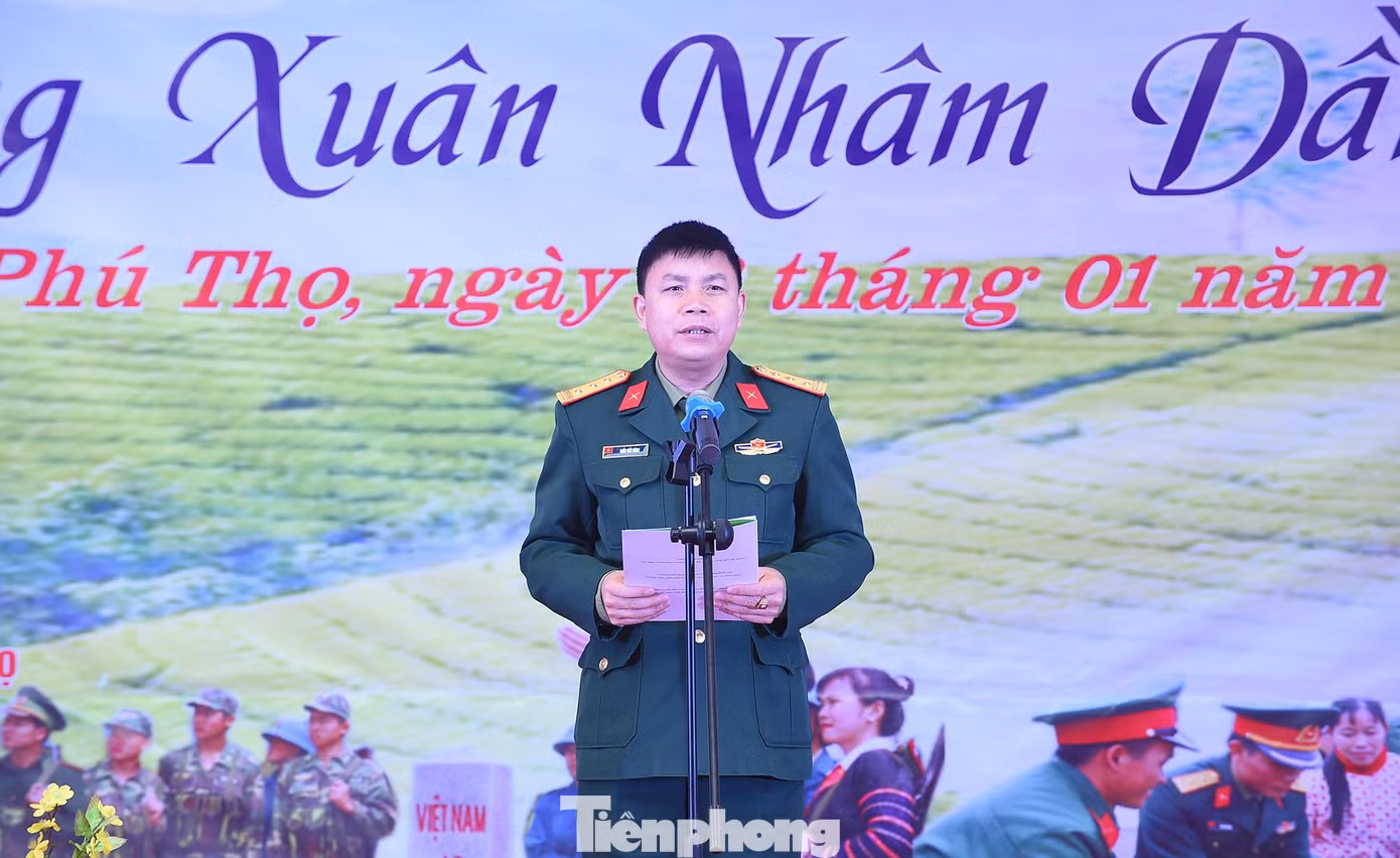 Thượng tá Trần Viết Năng phát biểu tại chương trình. Ảnh: Xuân Tùng Thượng tá Trần Viết Năng phát biểu tại chương trình. Ảnh: Xuân Tùng
