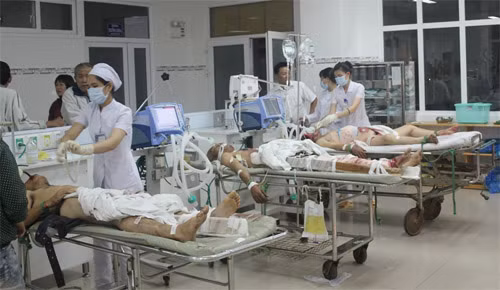 Các nạn nhân vụ tai nạn giao thông đang được điều trị tại bệnh viện