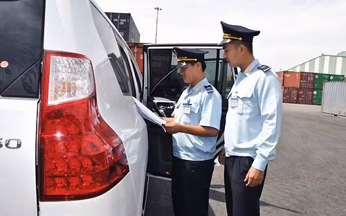 Một trong những quan ngại được Euro Cham đề cập là các thủ tục, giấy tờ hành chính đối với lĩnh vực nhập khẩu ôtô hiện đang quá nhiều và ngày càng tăng