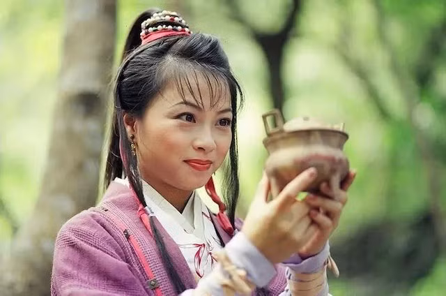 Tạo hình A Tử của Lưu Ngọc Thúy trong Thiên long bát bộ bản TVB năm 1997.