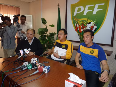 HLV ĐT U23 Malaysia Ong Kim Swee (giữa) đánh giá thấp khả năng của ĐT U23 VN tại SEA Games sắp tới. ảnh: Internet