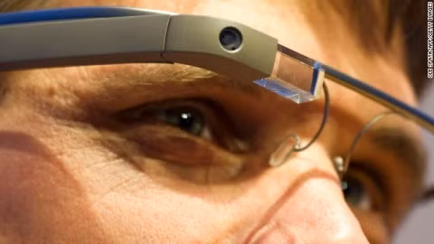 Người khổng lồ Google “ém hàng” con cưng Google Glass, chờ tỏa sáng trong năm 2014