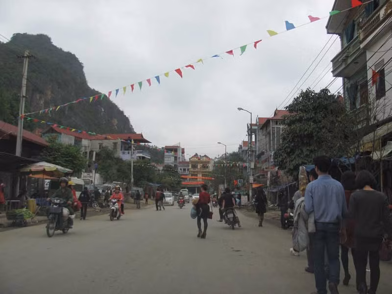 Sầm uất thị trấn biên ải Đồng Đăng