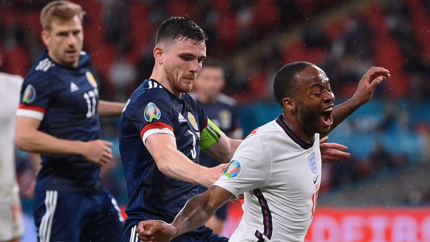Tuyển Anh đánh mất ngôi đầu bảng khi không thể đánh bại Scotland trên sân nhà. (Ảnh: Sky Sports)