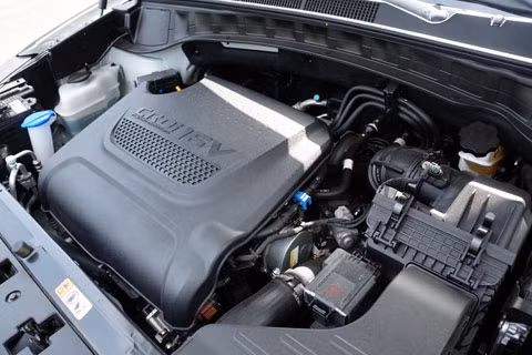 Phiên bản động cơ dầu diesel VGT trang bị turbo tăng áp, dung tích 2,2 lít, công suất tối đa 197 mã lực và mô men xoắn cực đại đạt 445 Nm