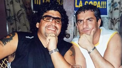 Maradona bạo hành bồ vì nghi bị… mọc sừng ảnh 1