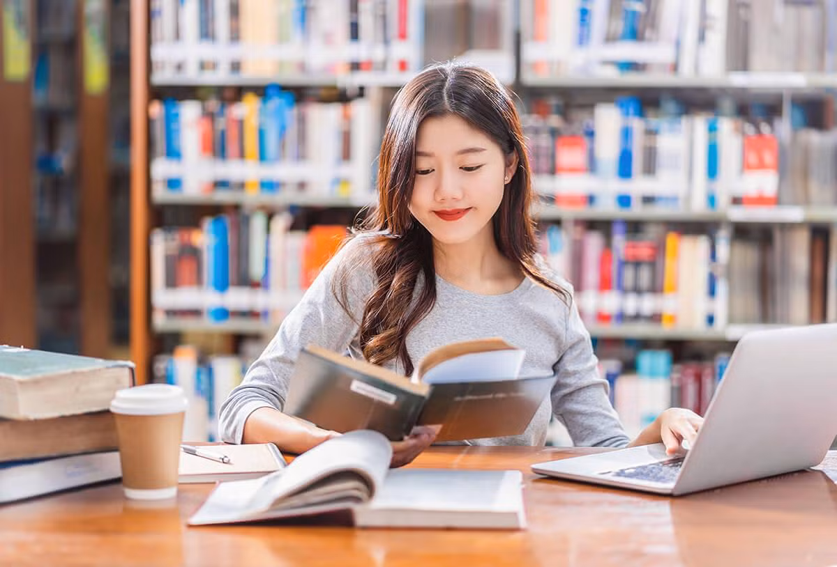 Hãy cứ hỏi thầy cô hoặc ai đó có trình độ cao và đáng tin cậy. Hãy cứ hỏi thầy cô hoặc ai đó có trình độ cao và đáng tin cậy.