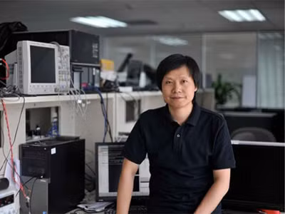 Trước khi thành lập Xiaomi, Lei Jun, 42 tuổi, là một nhà đầu tư có tiếng trong lĩnh vực Internet ở Trung Quốc từ những ngày đầu - Ảnh: Techasia