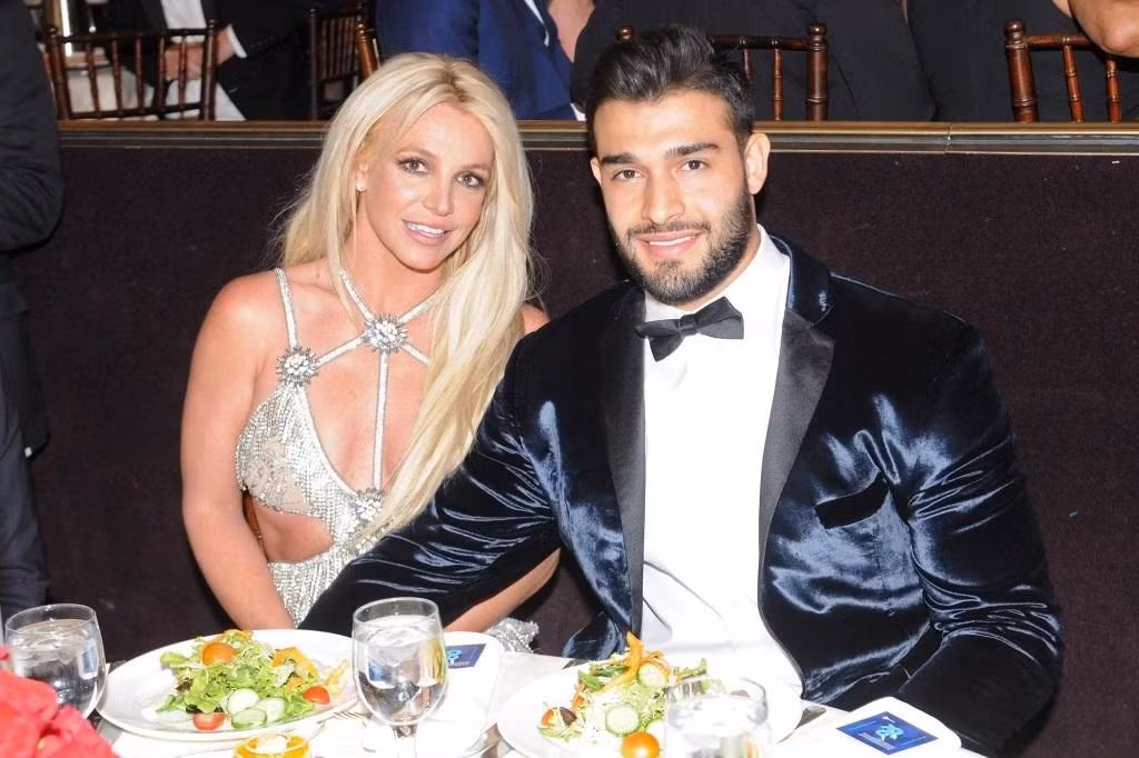 Sam là chồng thứ ba của Britney.