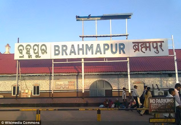 Ga xe lửa Brahampur, nơi nữ tu bị những kẻ cưỡng hiếp lừa bắt cóc
