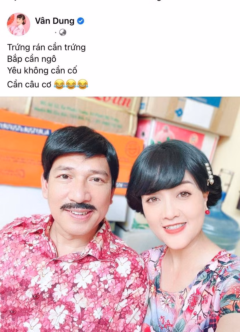 Bà Vân si mê và vẫn luôn chờ ông Tiến trở về trong "11 Tháng 5 Ngày". Bà Vân si mê và vẫn luôn chờ ông Tiến trở về trong "11 Tháng 5 Ngày".