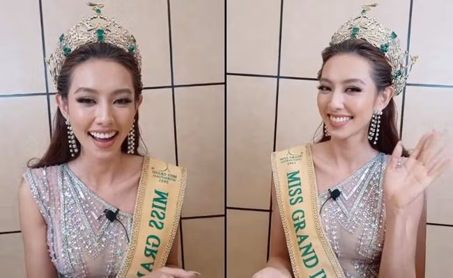 Chiếc đầm lệch vai gợi cảm nhưng cũng rất thanh lịch. Nụ cười tươi tắn là điểm cộng lớn cho Hoa hậu Thùy Tiên.
