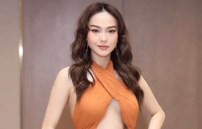 Nhan sắc của Minh Hằng thay đổi khiến nghi vấn cô đụng chạm "dao kéo" xuất hiện. Nhan sắc của Minh Hằng thay đổi khiến nghi vấn cô đụng chạm "dao kéo" xuất hiện.