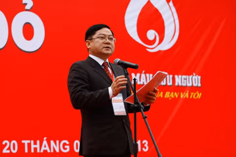 Nhà báo Lê Xuân Sơn, Tổng Biên tập Báo Tiền Phong, Trưởng Ban tổ chức phát biểu khai mạc Chủ Nhật Đỏ lần thứ năm