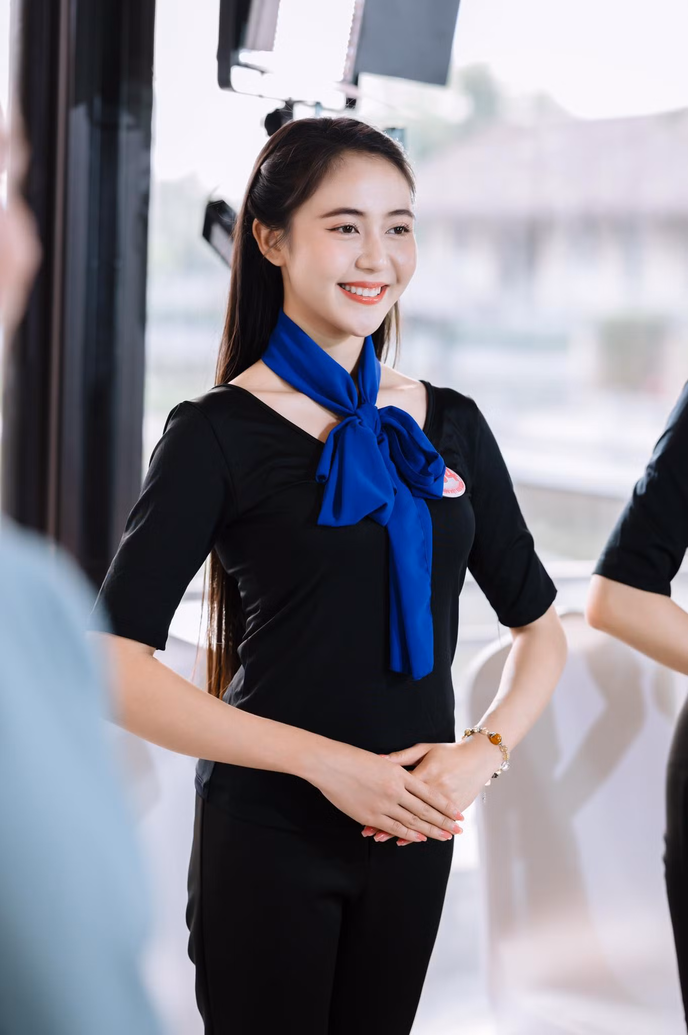 “Với tôi, rạng rỡ Việt Nam là khi mỗi người trẻ biết sống tử tế, có trách nhiệm và truyền cảm hứng cho cộng đồng. Tôi mong muốn trở thành một phiên bản tốt nhất của chính mình, để dù có đạt được ngôi vị cao nhất hay không, tôi vẫn có thể truyền cảm hứng cho những người trẻ dám sống, dám ước mơ và dám thay đổi”, cô nói.