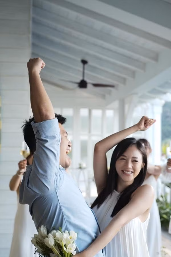 Niềm hạnh phúc của cặp đôi.