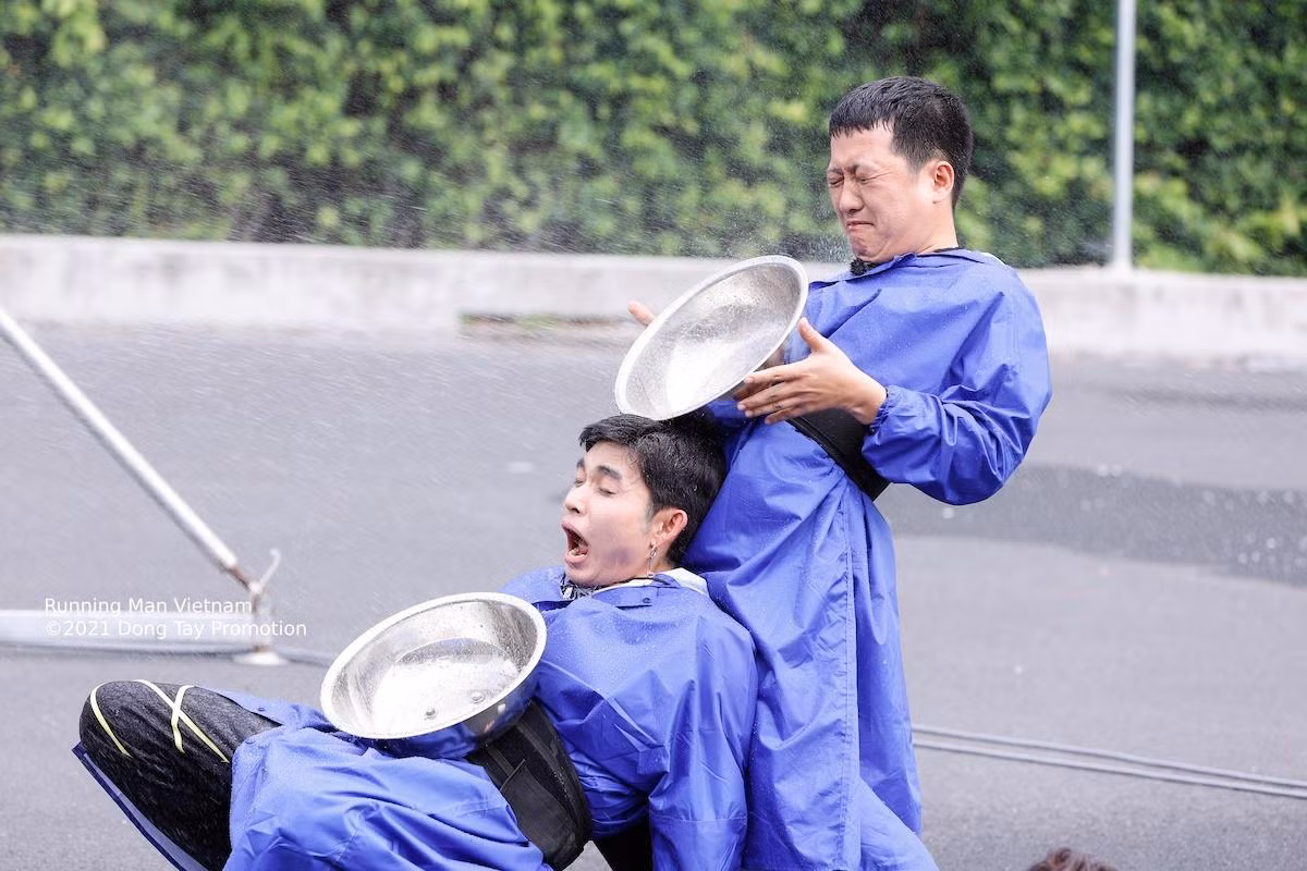 ...so với khi "ăn hành" ở Running Man cũng không hề kém cạnh.
