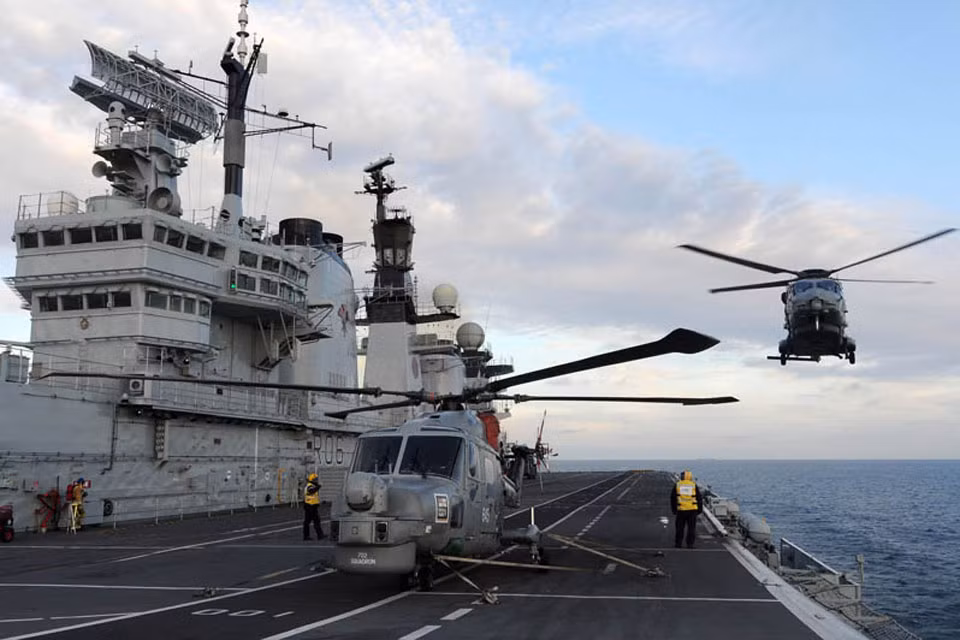 Tàu sân bay HMS Illustrious của Hải quân Hoàng gia Anh 